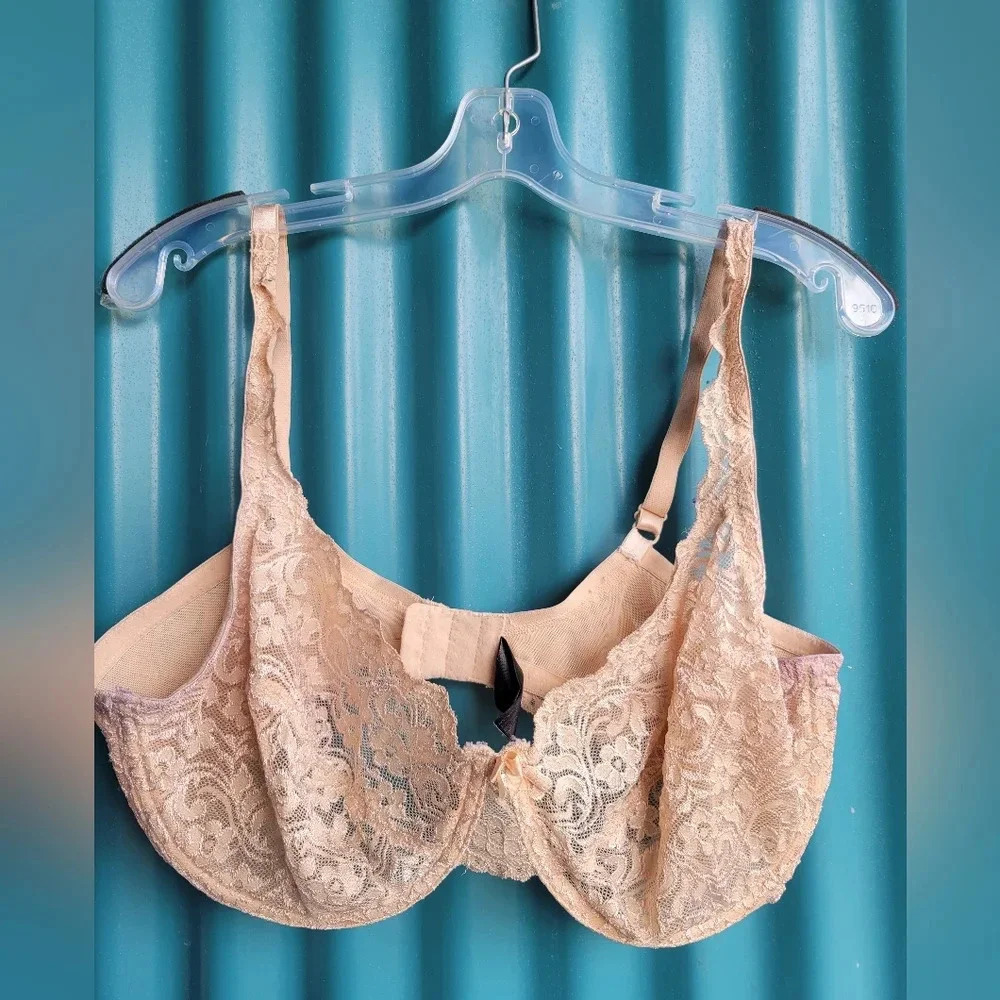 Beige Lace Bra 40DDD underwire Three hooks Smart  and Sexy